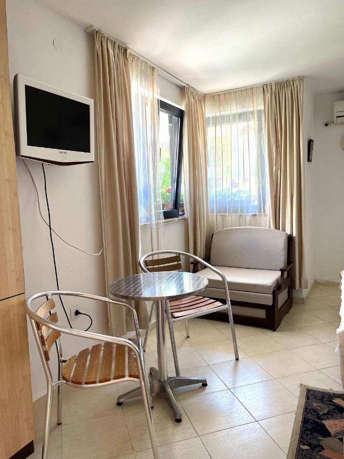 Guest House Daris โซโซโปล ภายนอก รูปภาพ